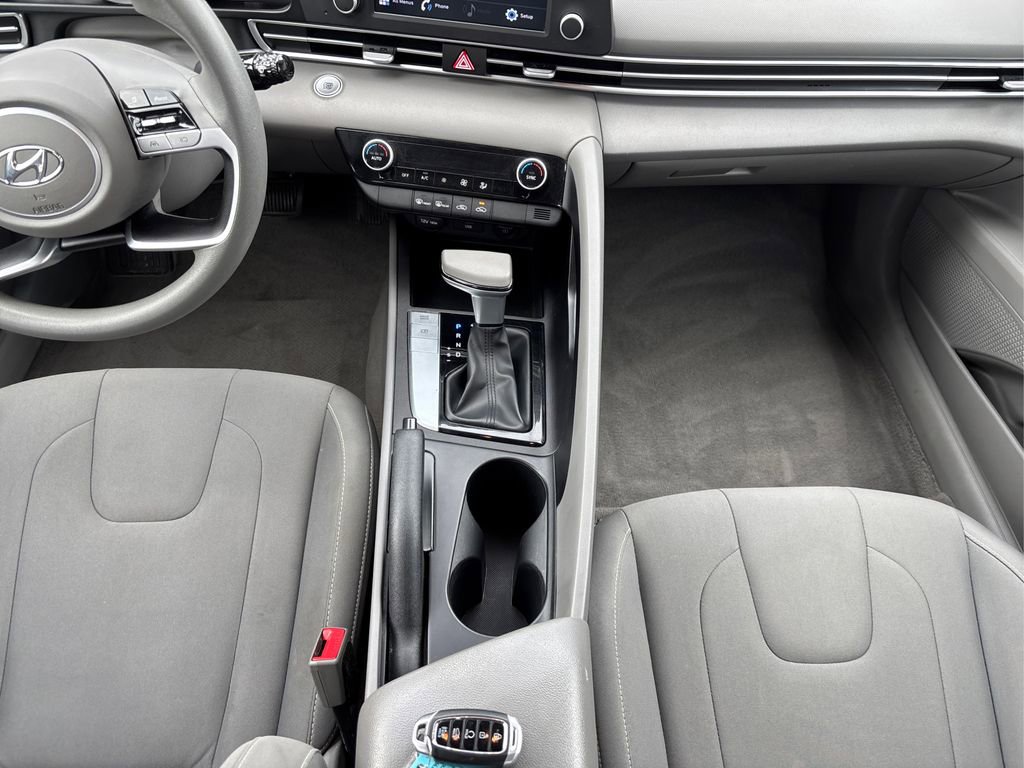 Used 2021 Hyundai Elantra SEL image 19