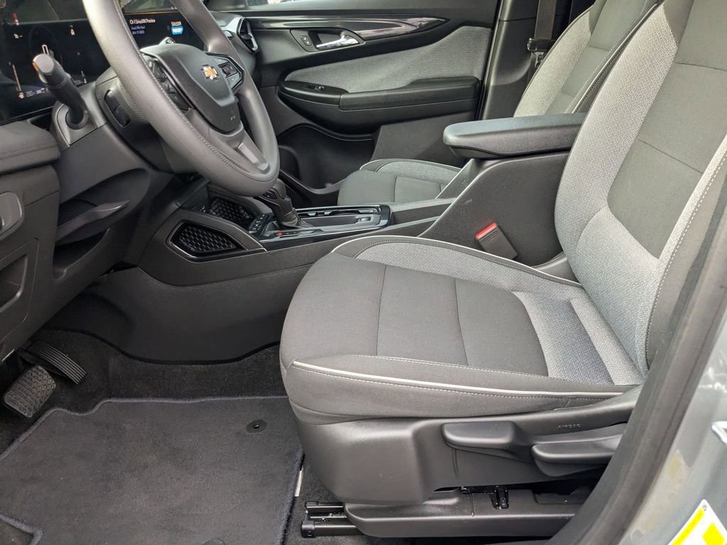 Used 2025 Chevrolet TrailBlazer LT image 11