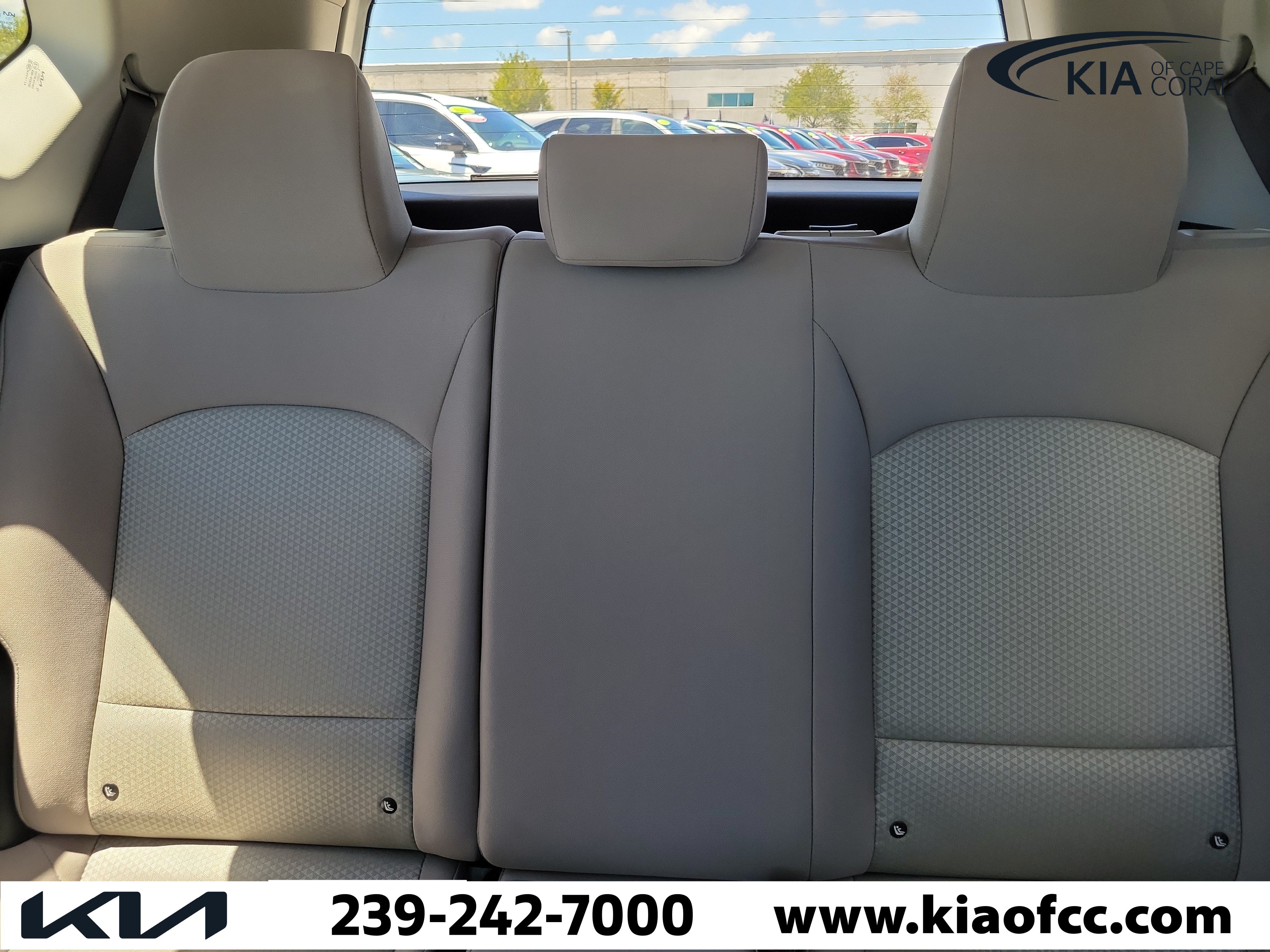 Used 2025 Kia Soul LX FWD image 33