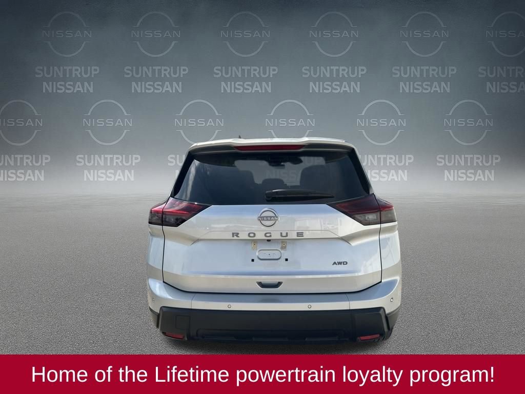 Used 2025 Nissan Rogue S image 4