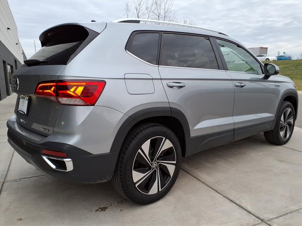 Used 2024 Volkswagen Taos SE image 7