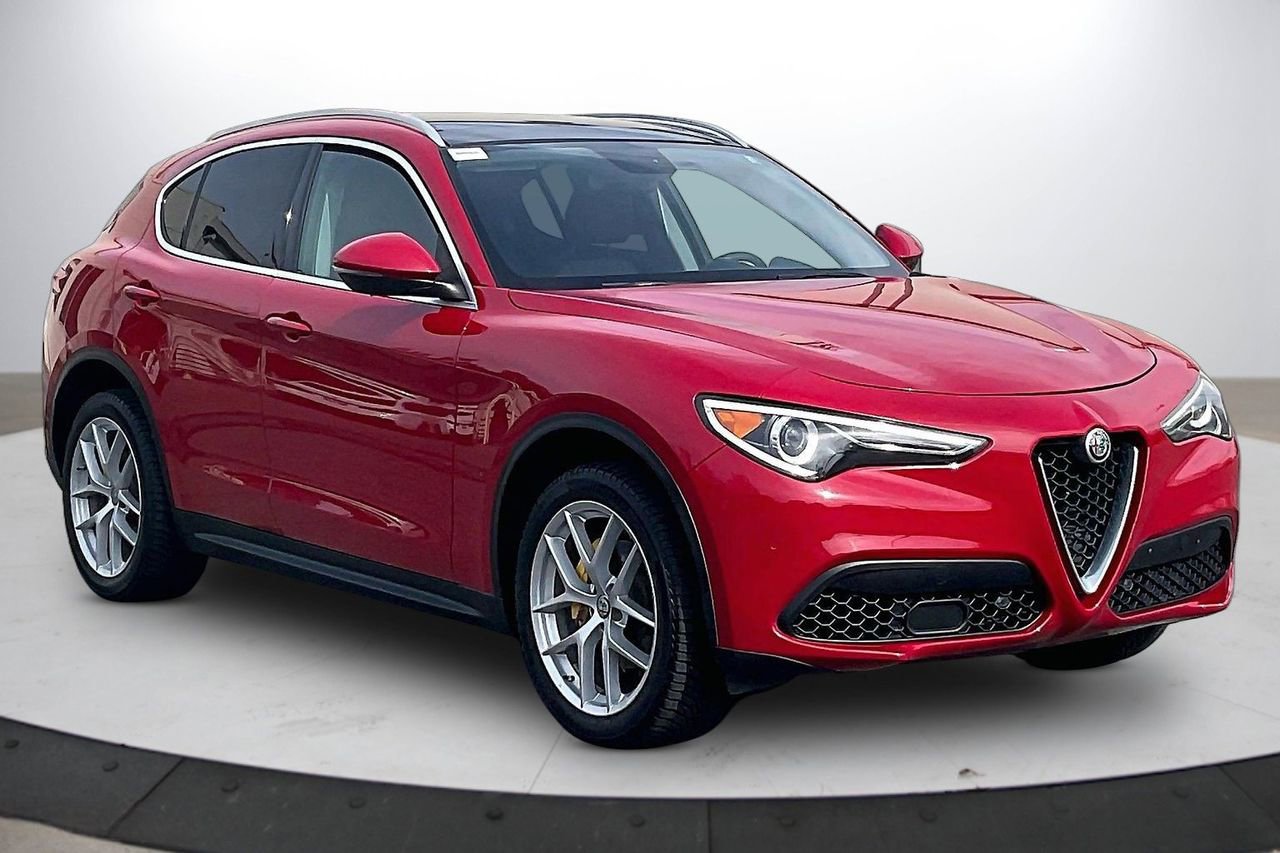 Used 2019 Alfa Romeo Stelvio Ti image 2