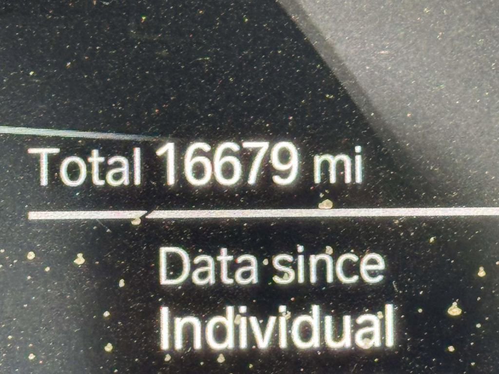 Used 2024 BMW X4 M40i w/ Premium Package image 2