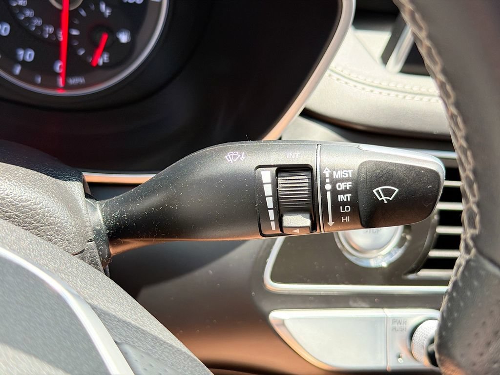Used 2021 Genesis G70 2.0T AWD/4WD image 20