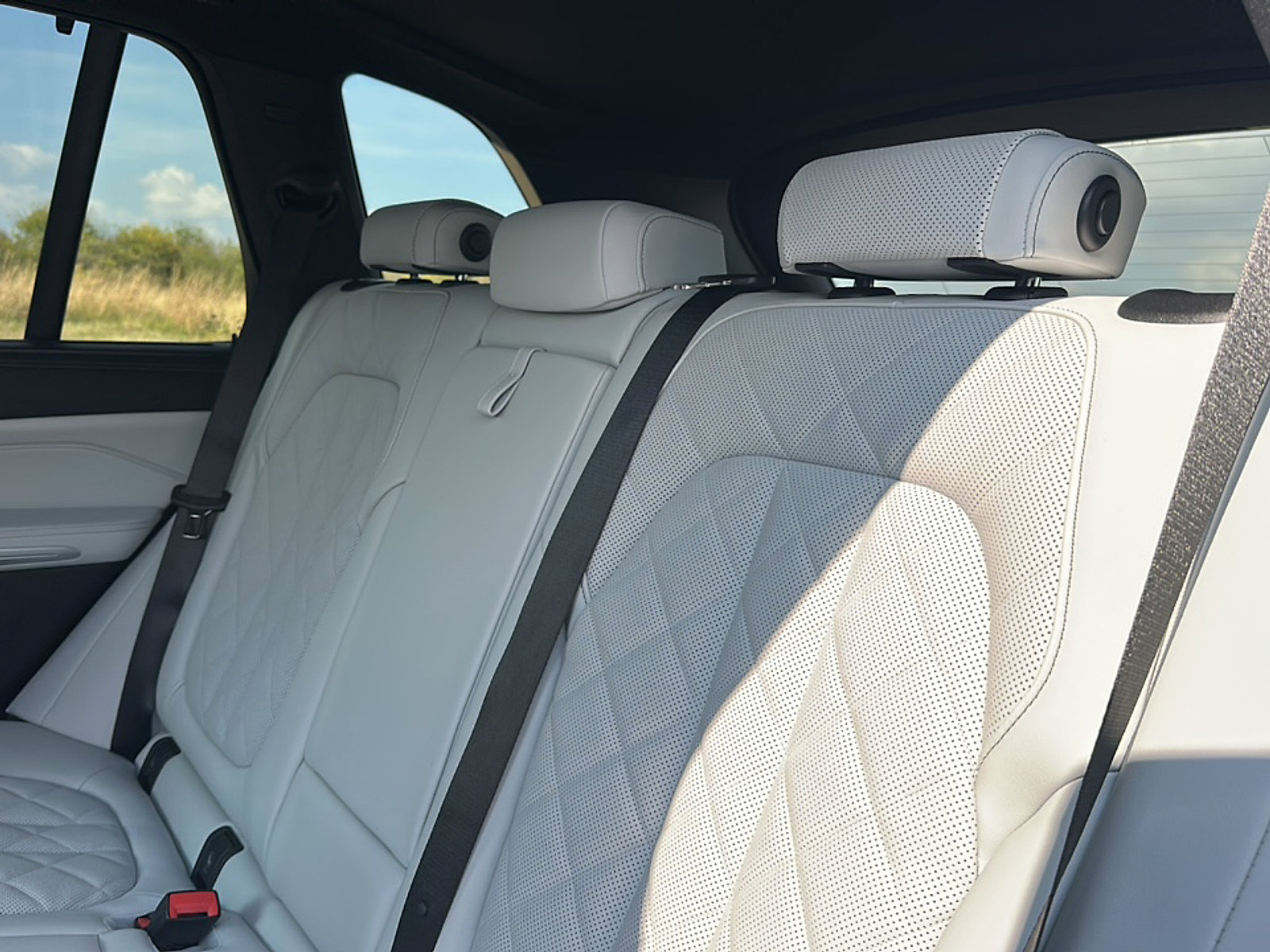 New 2026 BMW X5 M60i image 16