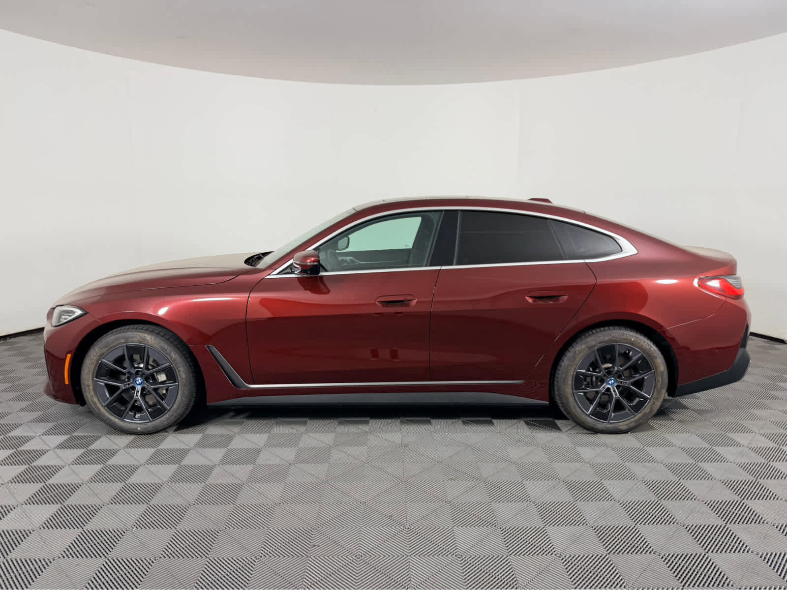 Certified 2023 BMW i4 eDrive35 w/ Premium Package image 6