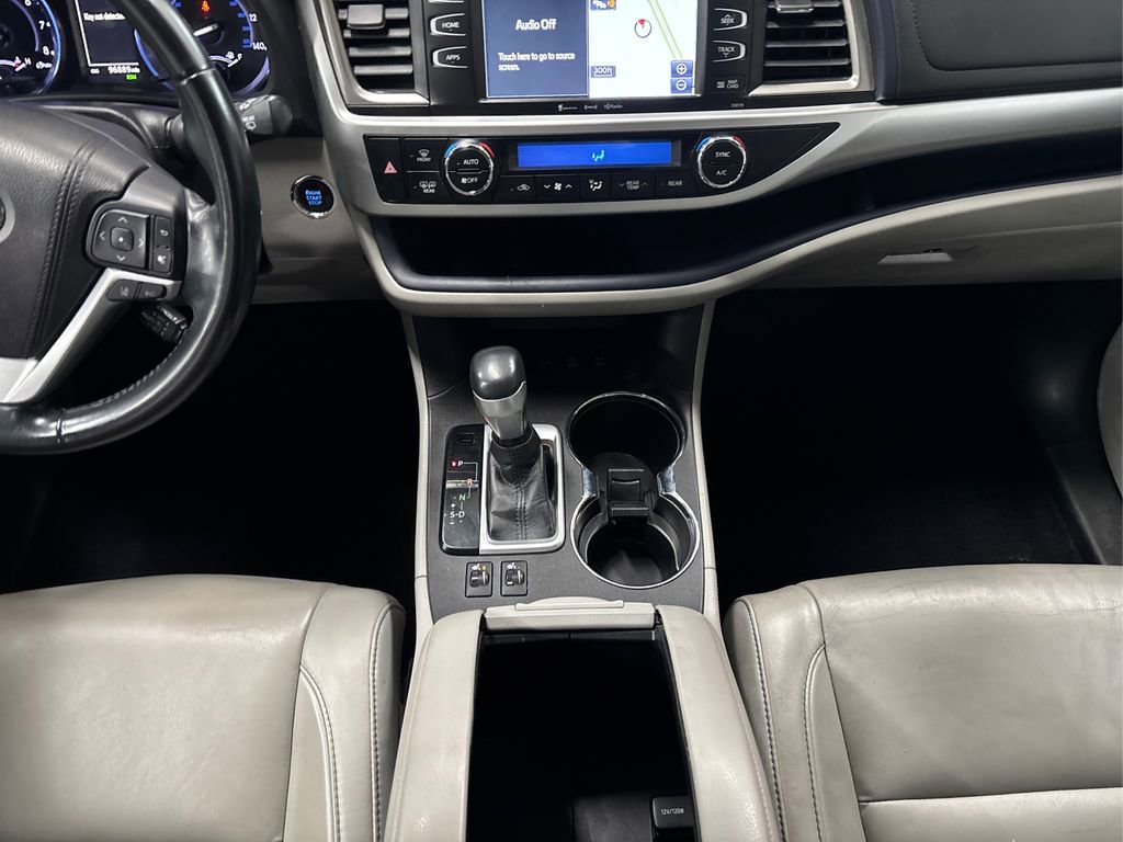 Used 2018 Toyota Highlander XLE image 21