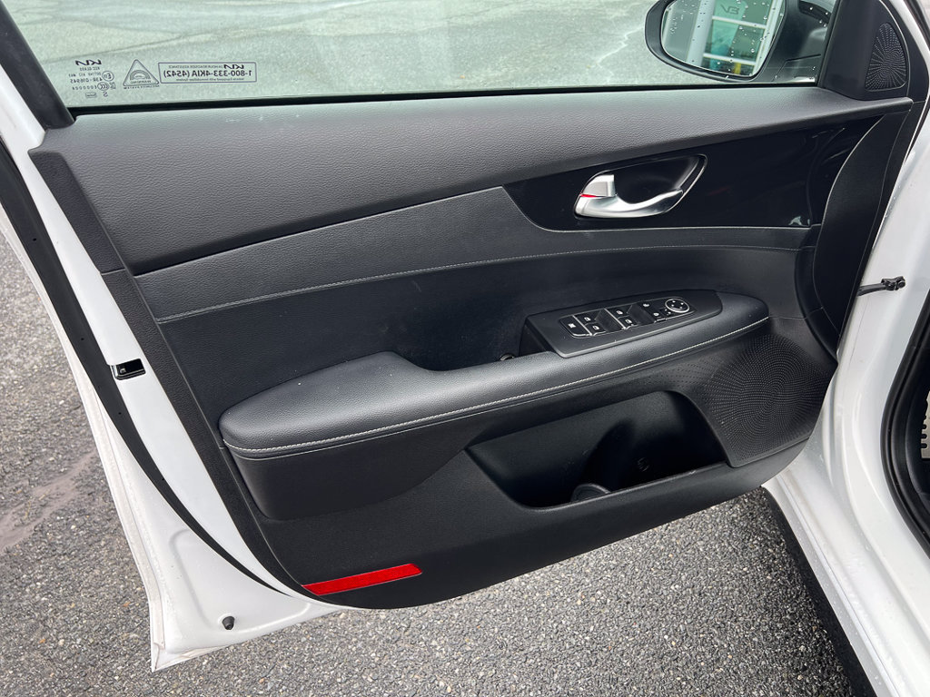 Used 2023 Kia Forte GT-Line w/ GT-Line Technology Package FWD image 12