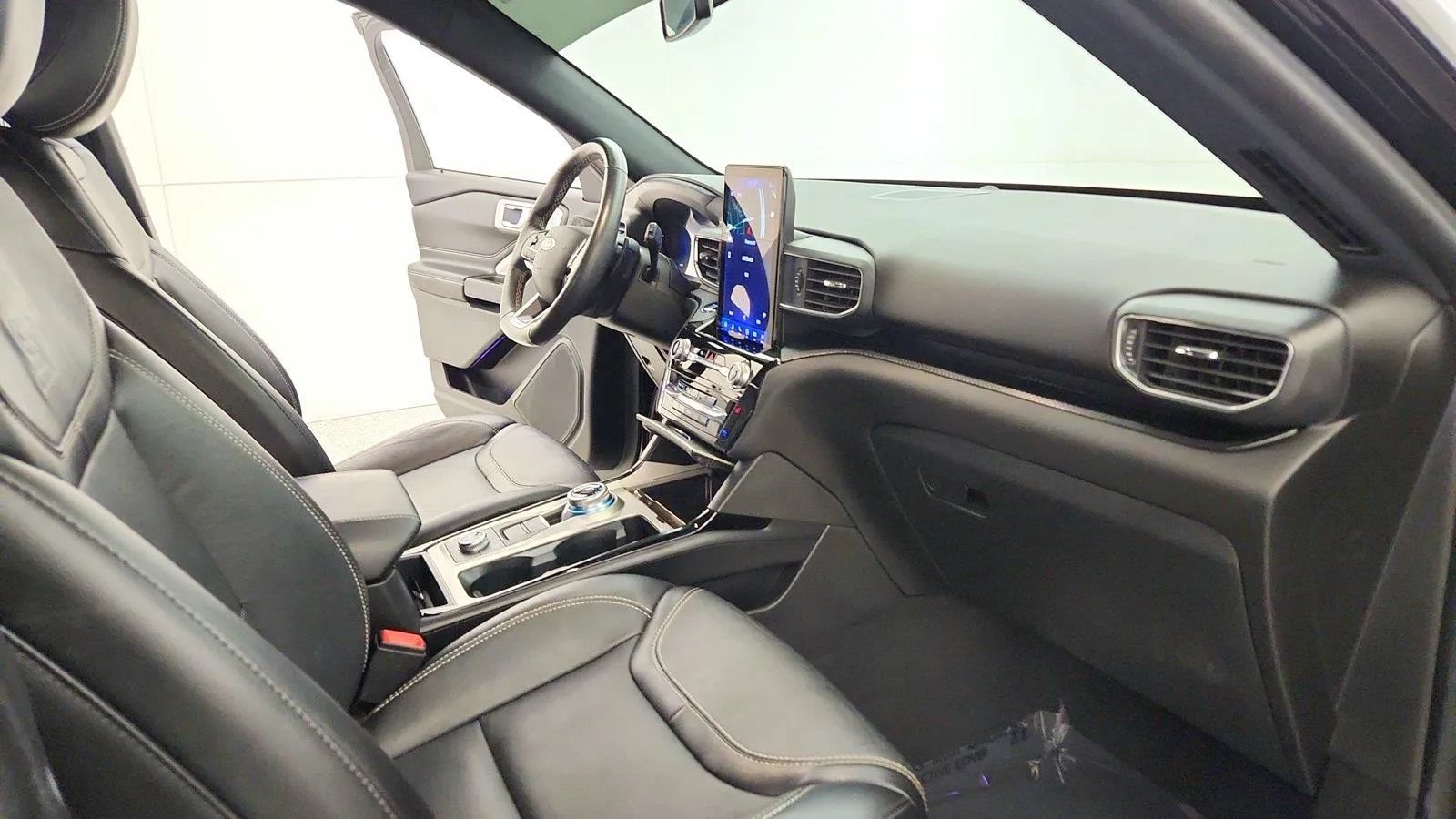 Used 2022 Ford Explorer ST w/ Equipment Group 401A AWD/4WD image 31