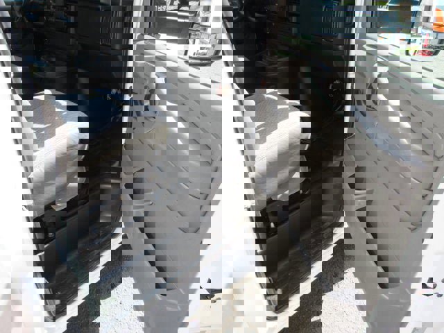 Used 2014 Chevrolet Express 3500 Extended RWD image 16