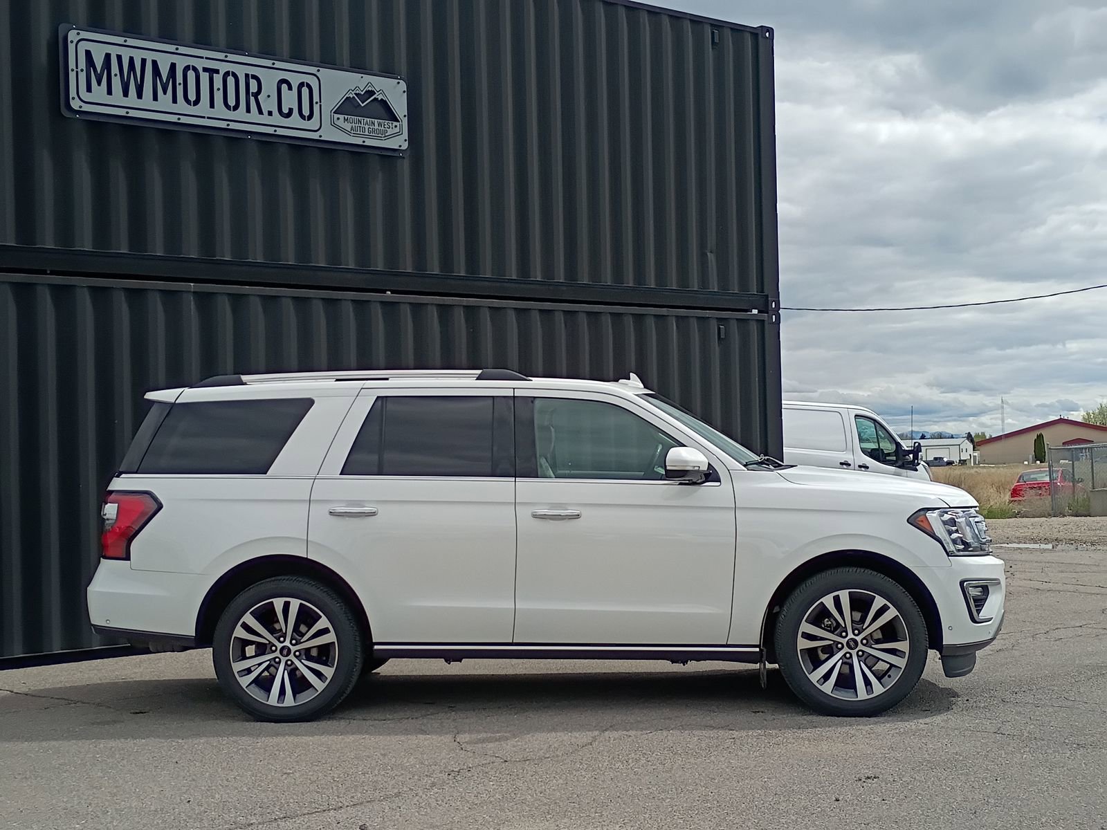 Used 2021 Ford Expedition Limited AWD/4WD image 6