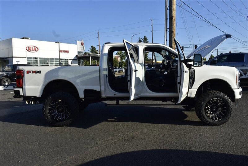 Used 2024 Ford F350 Platinum image 37