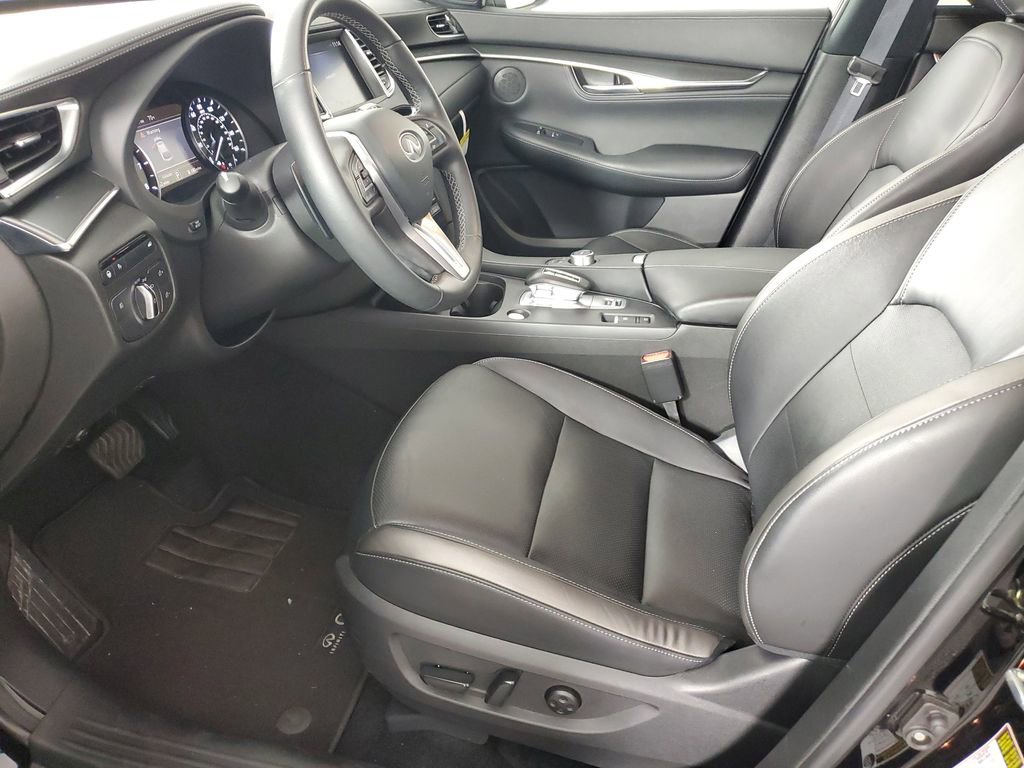Used 2025 INFINITI QX55 Luxe w/ Cargo Package image 11