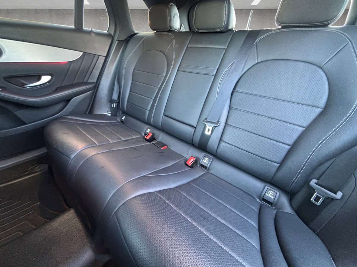 Used 2021 Mercedes-Benz GLC 300 image 27