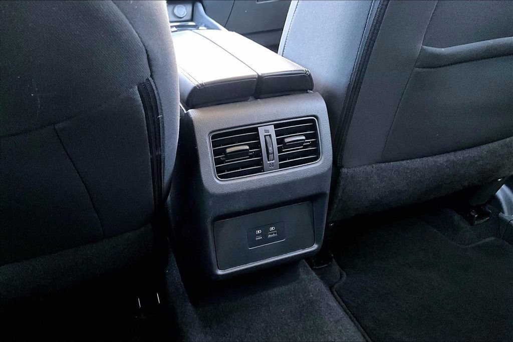 Used 2023 Nissan Rogue SV image 33