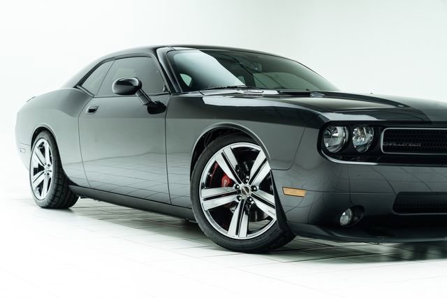 Used 2010 Dodge Challenger SRT8 w/ SRT Option Group II RWD image 3