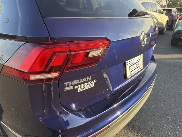 Used 2021 Volkswagen Tiguan SE w/ Panoramic Sunroof Package image 32