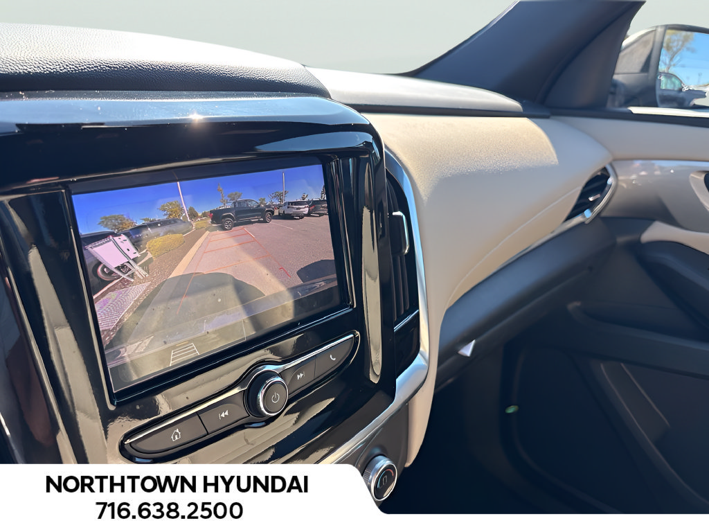 Used 2023 Chevrolet Traverse LS AWD/4WD image 13