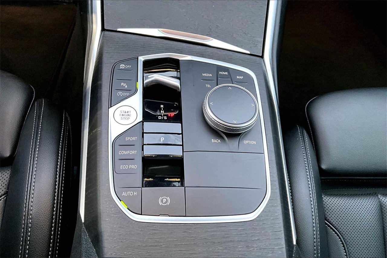 Used 2023 BMW 330i xDrive 330i xDrive w/ Driving Assistance Package image 31