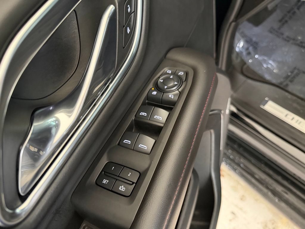 Used 2024 Chevrolet Suburban RST w/ Luxury Package RWD image 43