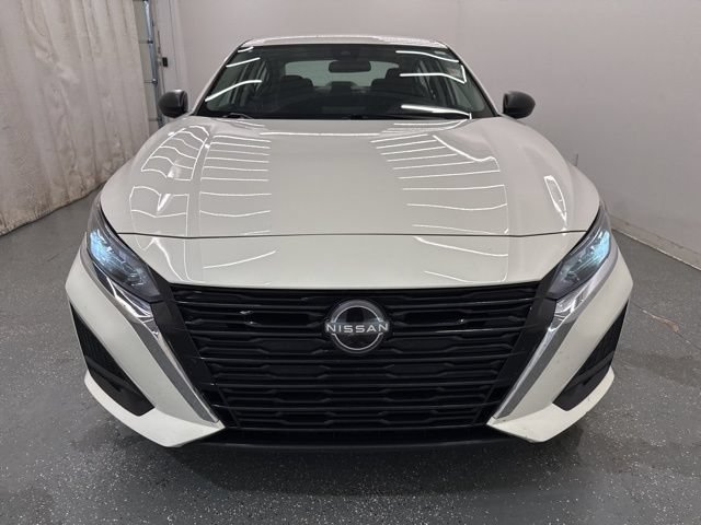 Used 2025 Nissan Altima 2.5 SV FWD image 4