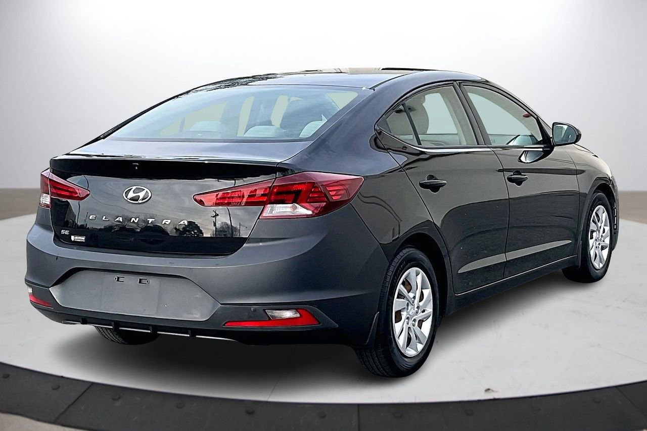 Used 2019 Hyundai Elantra SE image 9
