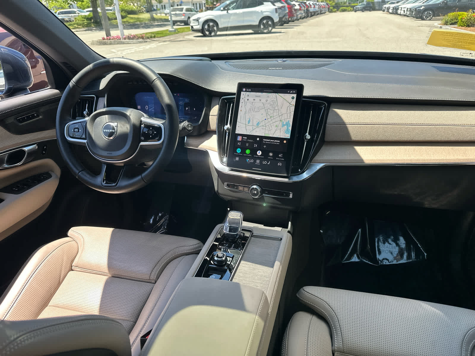 Used 2025 Volvo XC90 B6 Ultra w/ Protection Package AWD/4WD image 44