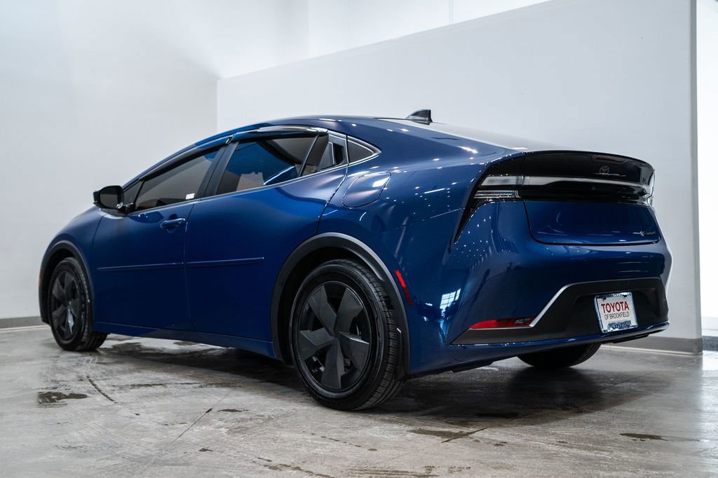 Certified 2024 Toyota Prius Prime SE image 3