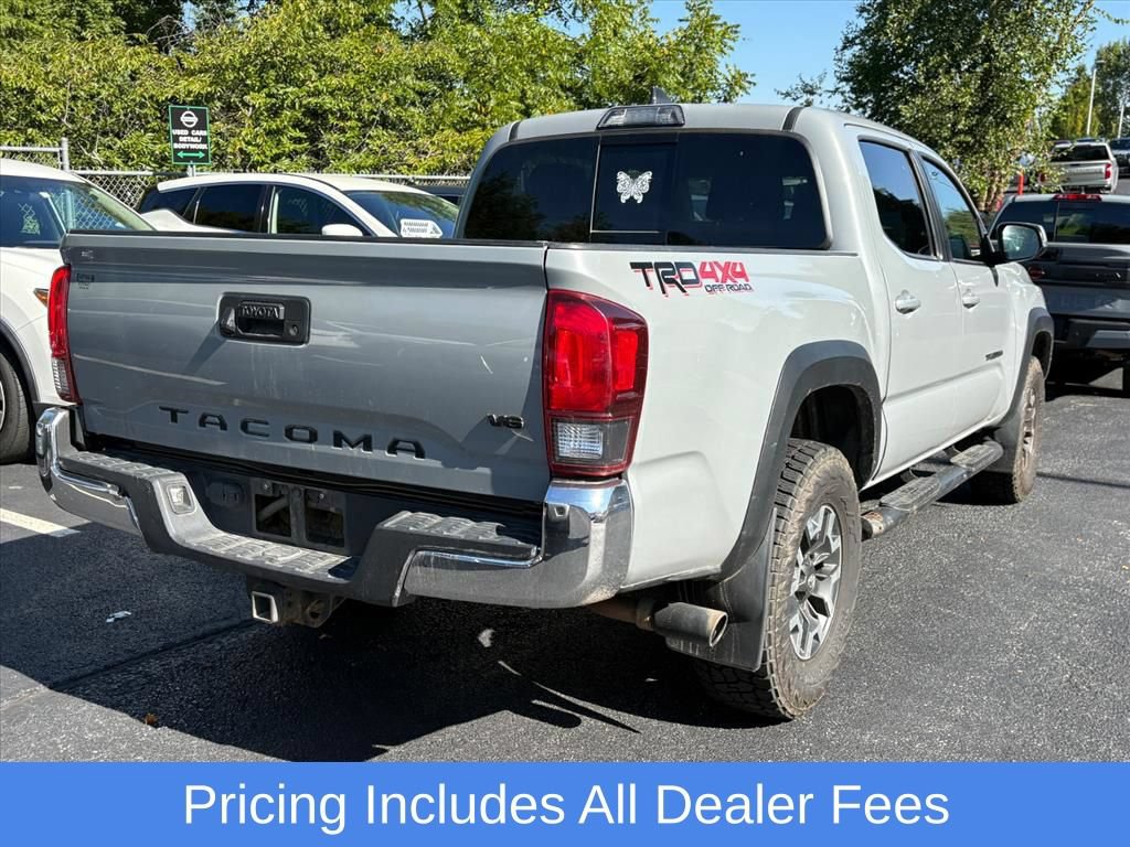 Used 2019 Toyota Tacoma TRD Off-Road AWD/4WD image 6