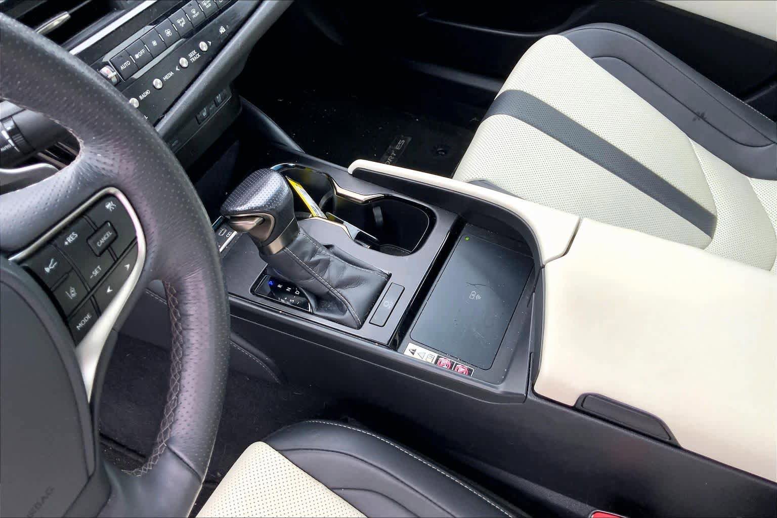 Used 2023 Lexus ES 350 F Sport w/ Accessory Package (Z2) FWD image 17