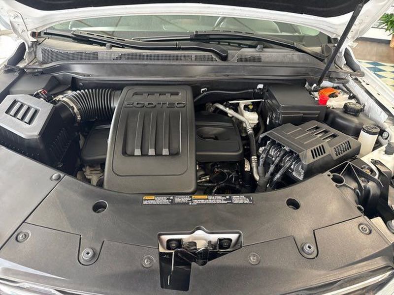 Used 2017 Chevrolet Equinox LT w/ Convenience Package image 18