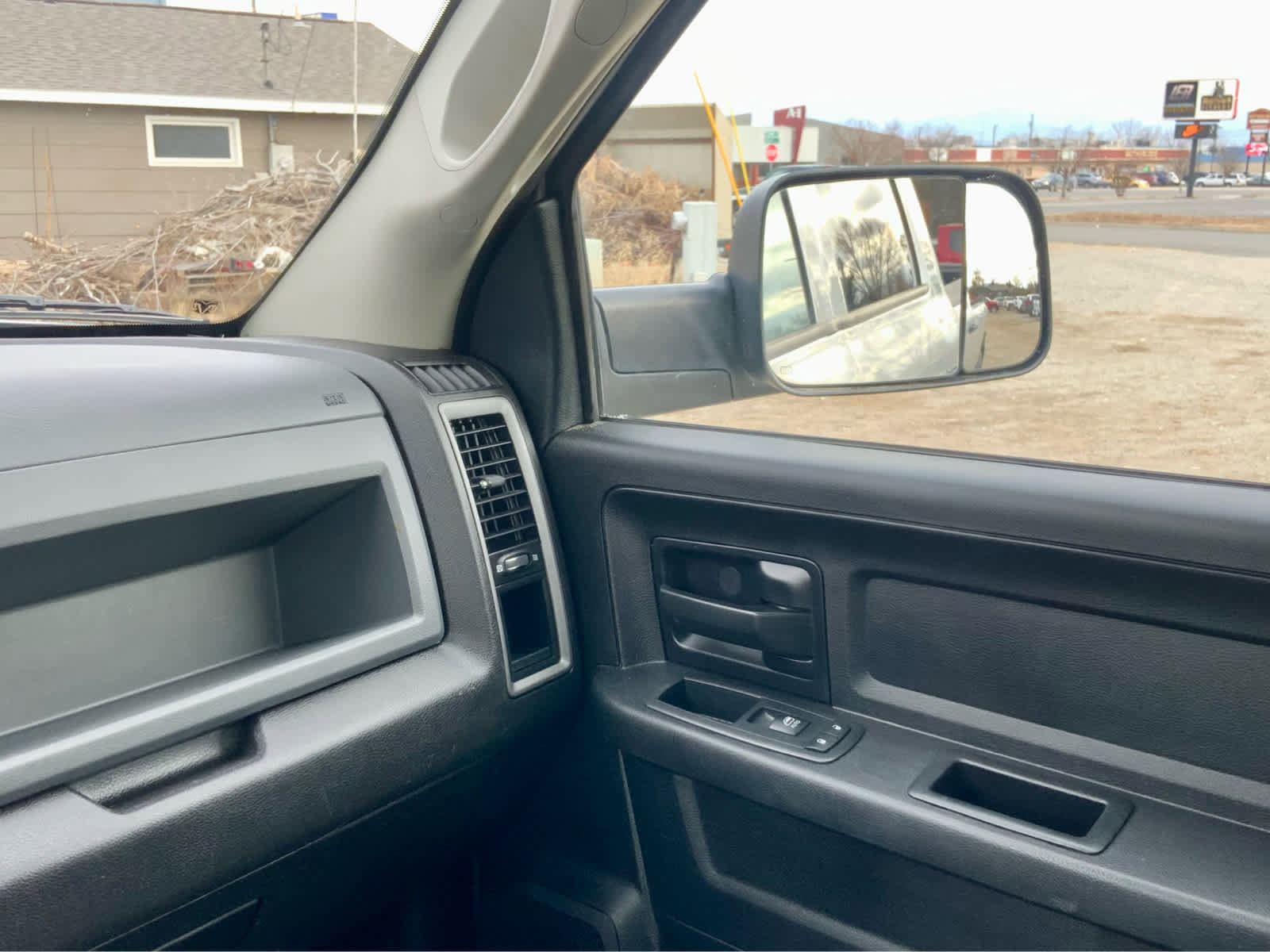 Used 2016 RAM 2500 Tradesman w/ Chrome Appearance Group image 39