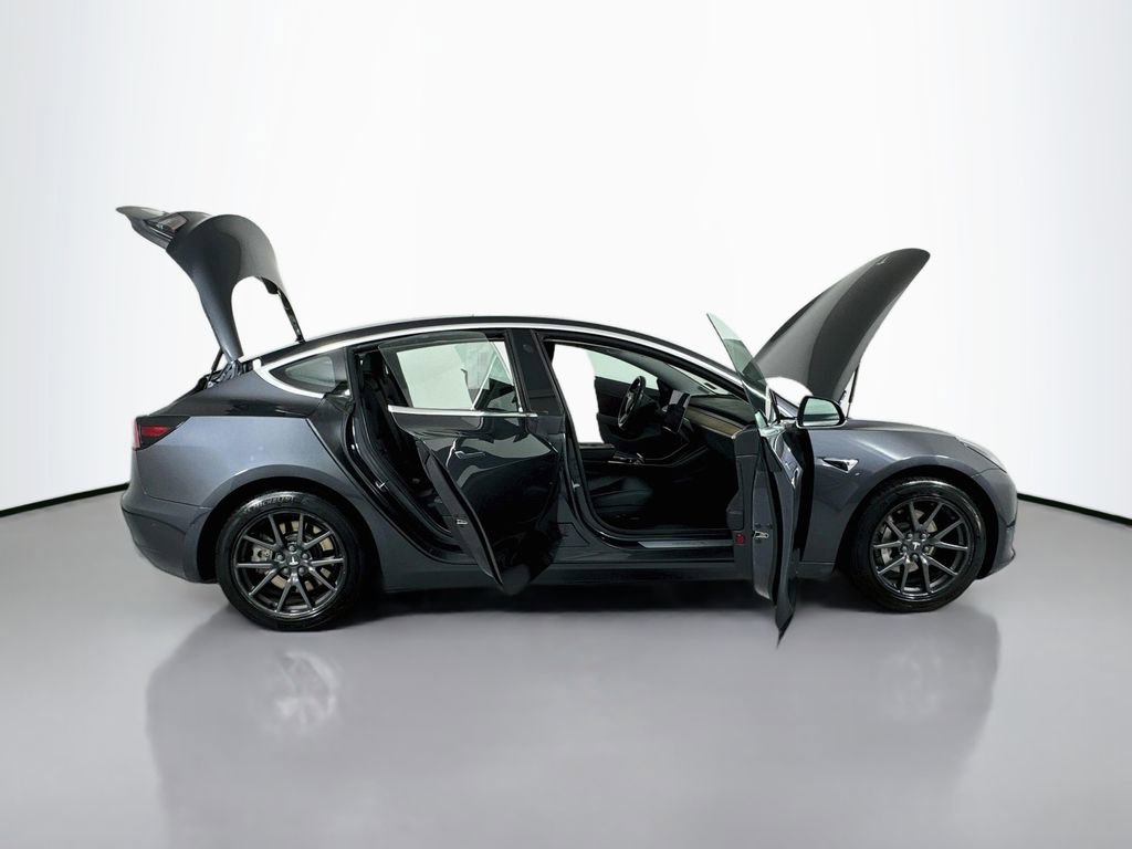 Used 2018 Tesla Model 3 Long Range RWD image 30