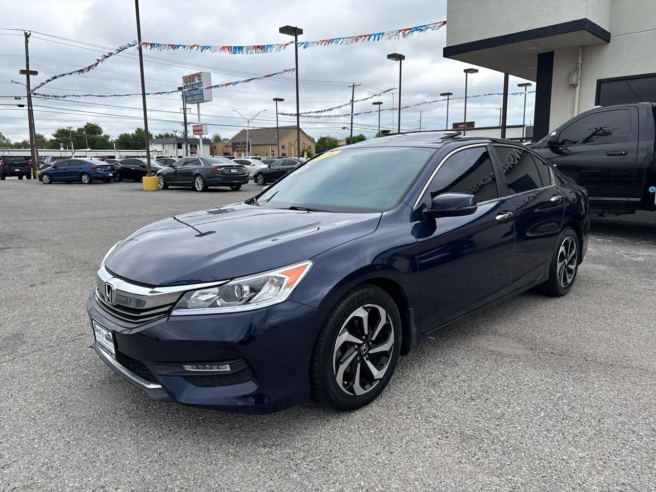 Used 2016 Honda Accord EX image 2