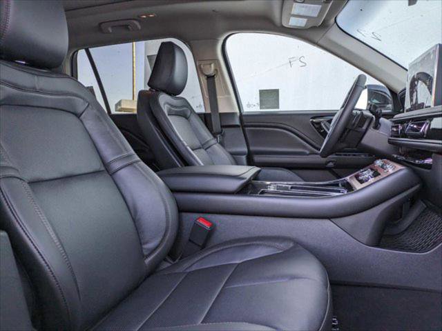 New 2024 Lincoln Aviator Reserve AWD/4WD image 13