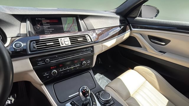 Used 2016 BMW M5 RWD image 25
