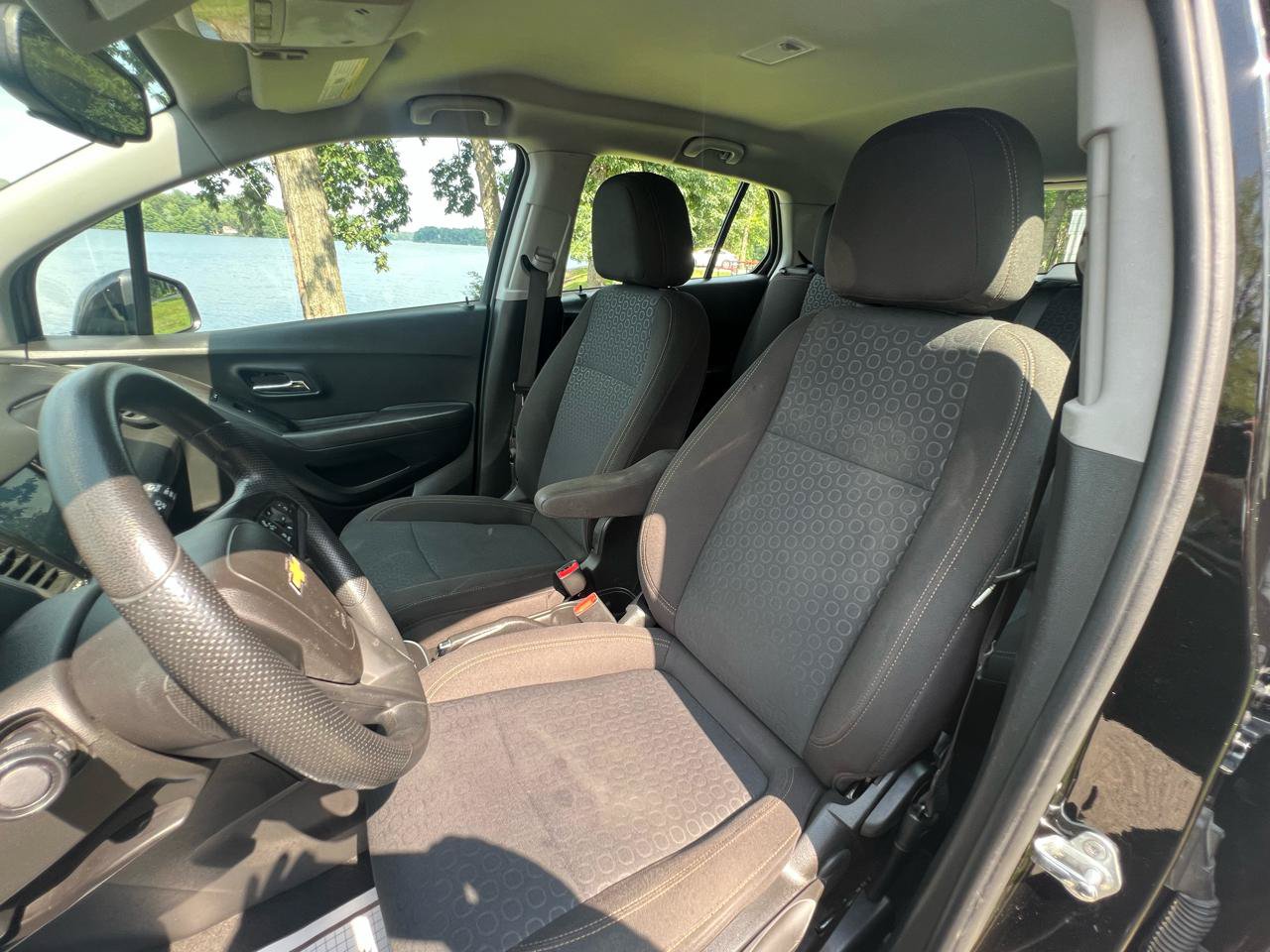 Used 2020 Chevrolet Trax LS FWD image 30