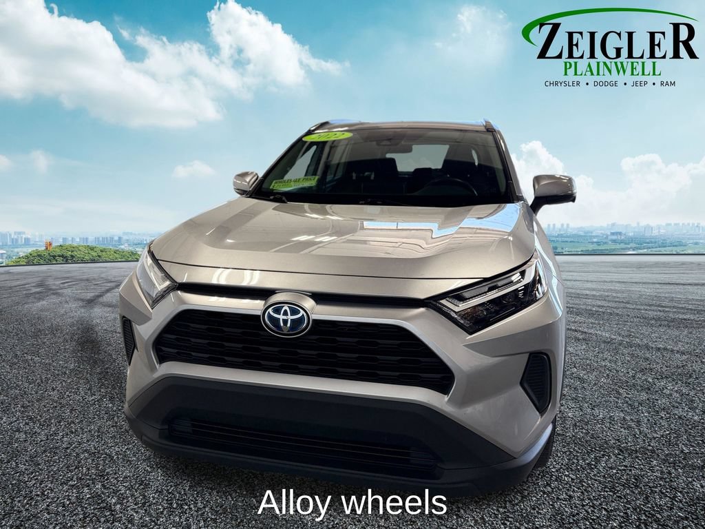 Used 2022 Toyota RAV4 XLE w/ Convenience Package AWD/4WD image 9