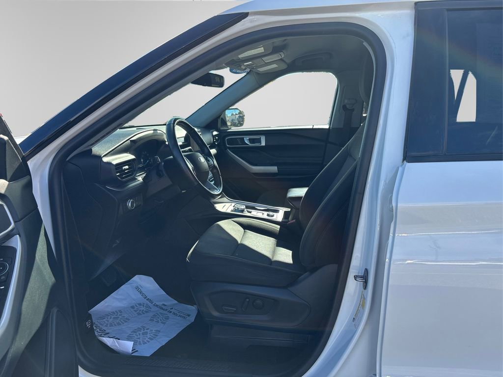 Used 2022 Ford Explorer XLT image 9