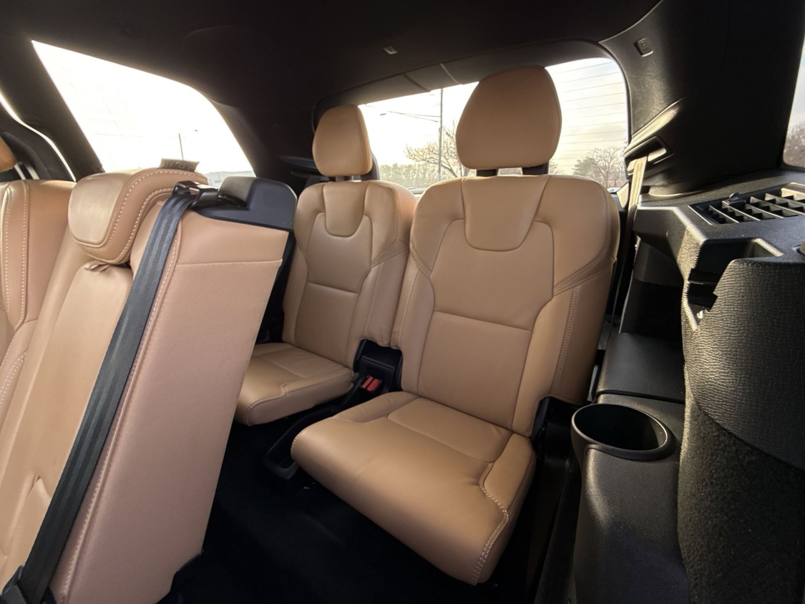 Used 2024 Volvo XC90 B6 Ultimate w/ Protection Package image 26