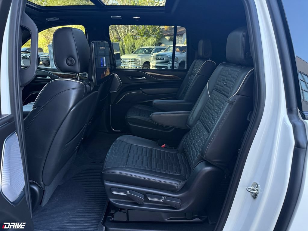Used 2023 Cadillac Escalade ESV Sport Platinum w/ LPO, Floor Liner Package AWD/4WD image 29