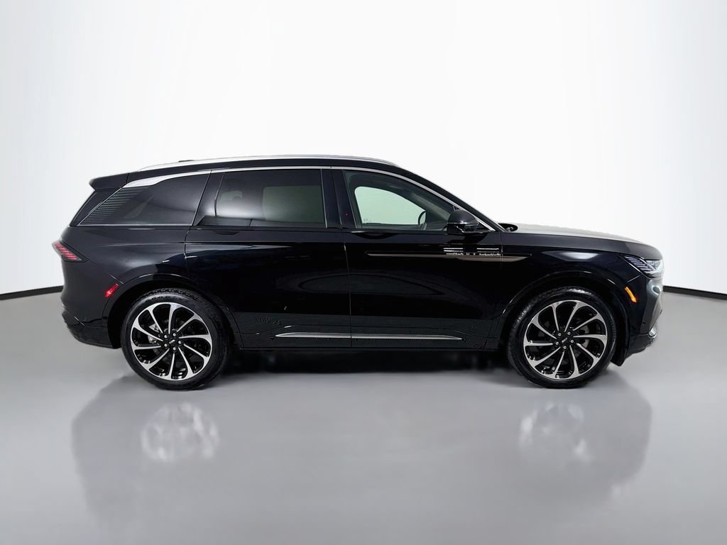 Certified 2024 Lincoln Nautilus Black Label AWD/4WD image 4