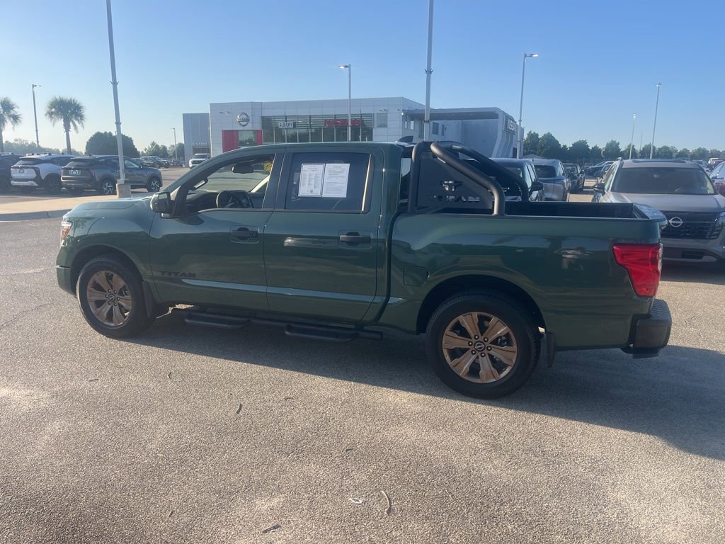 Used 2024 Nissan Titan SV w/ SV Bronze Edition Package RWD image 4