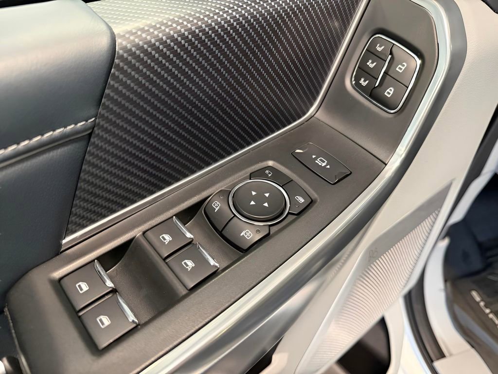 Used 2023 Ford F350 Limited w/ FX4 Off-Road Package image 14