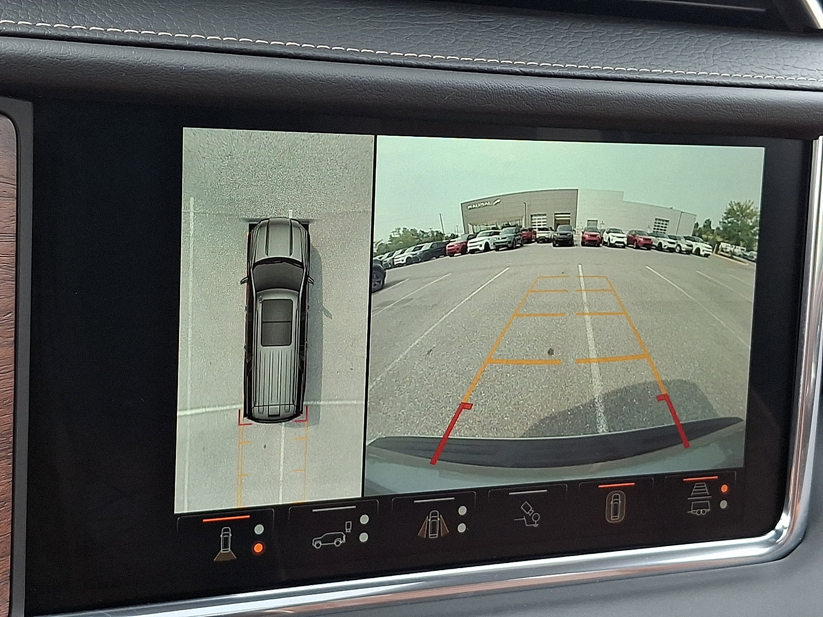 Used 2023 GMC Yukon Denali Ultimate AWD/4WD image 21