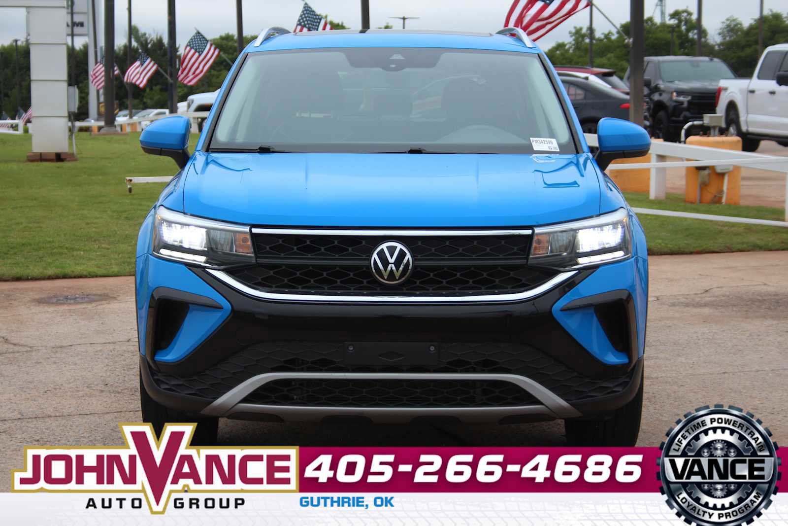 Used 2023 Volkswagen Taos SE AWD/4WD image 3