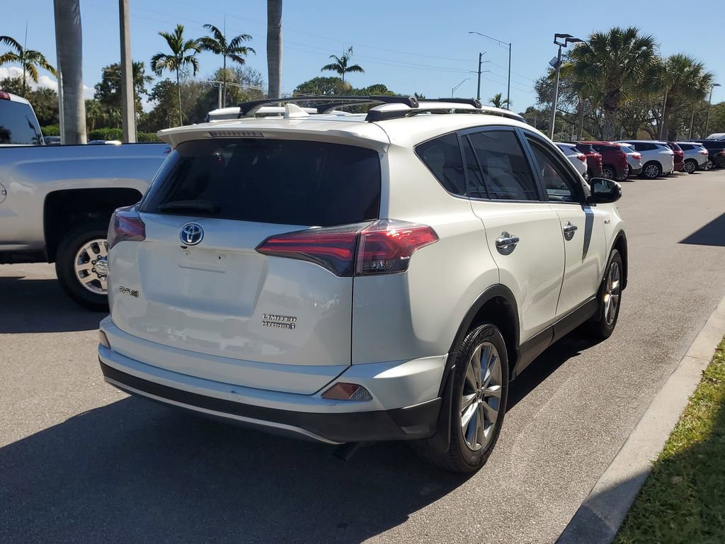 Used 2018 Toyota RAV4 Limited w/ Advanced Technology Package image 5