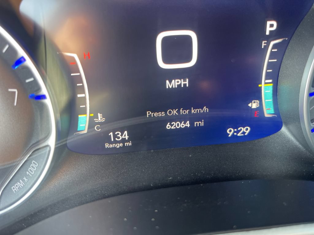 Used 2023 Chrysler Pacifica Touring-L w/ S Appearance Package AWD/4WD image 19