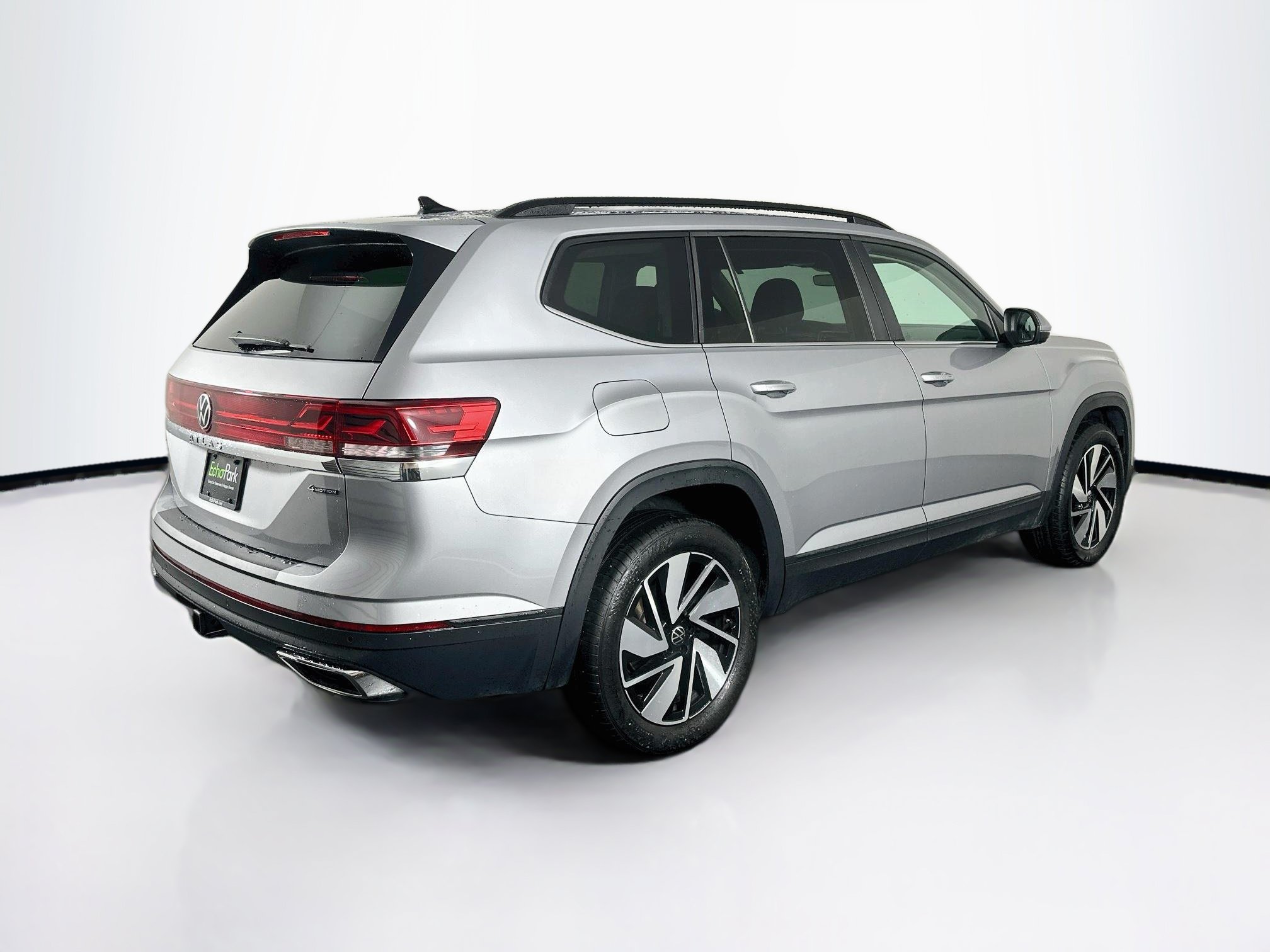 Used 2025 Volkswagen Atlas SE AWD/4WD image 9