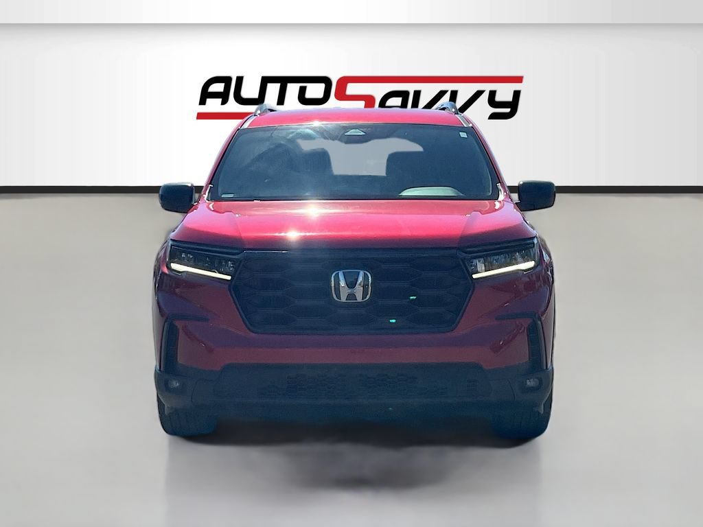 Used 2025 Honda Pilot Sport image 2